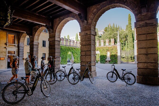 Verona Panoramic E-Bike tour with Lunch - Ponte Pietra and Castel San Pietro: Photo Corners You’ll Actually Enjoy