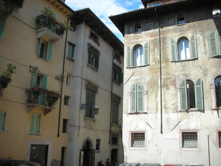Verona: Private 2-Hour Walking Tour - Start at Piazza Brà and get your bearings fast