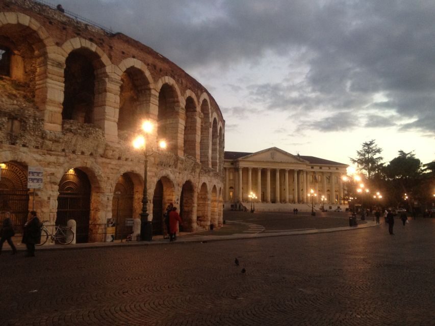 Verona: Private 2-Hour Walking Tour - Porta Borsari: walking through the Roman walls line
