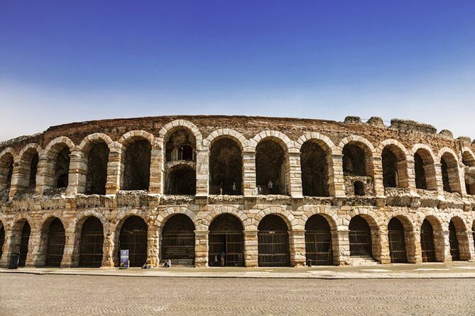 Verona Private Guided Walking Tour, Romeo & Juliet and More - Signori Square (Dante Square) and Scaliger power