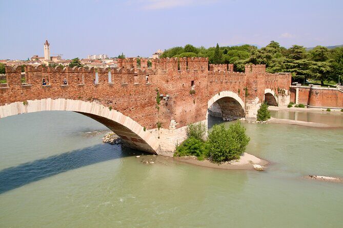 Verona Private Walking Tour with a Local - Logistics that matter: pickup, the meeting spot, and ending in the city