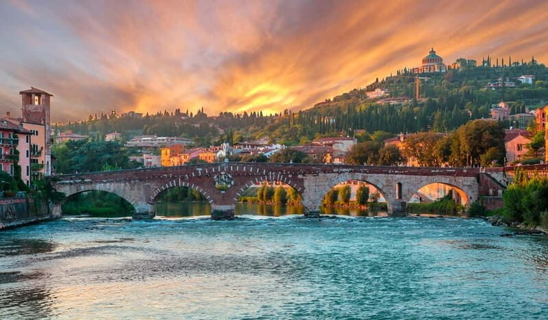 Verona: Romeo and Juliet Guided Walking Tour - Piazza Bra and the Arena area: start with the big, pre-Colosseum energy