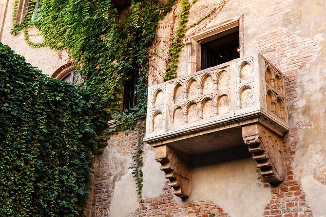 Verona Scavenger Hunt and Highlights Self Guided Tour - Who this Verona scavenger hunt is best for