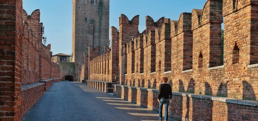 Verona Self Guided Walking Tour with an APP - Arena di Verona: Opera-Era Grandeur With No Time Pressure