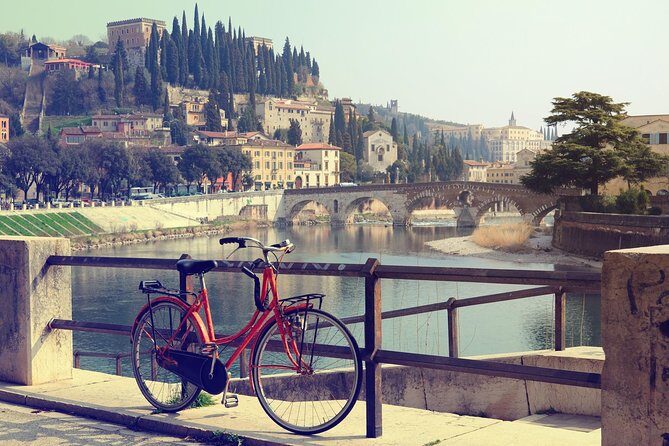 Verona Small Group Guided Walking Tour: Romeo & Juliet and More - A six-person group changes how the guide can teach