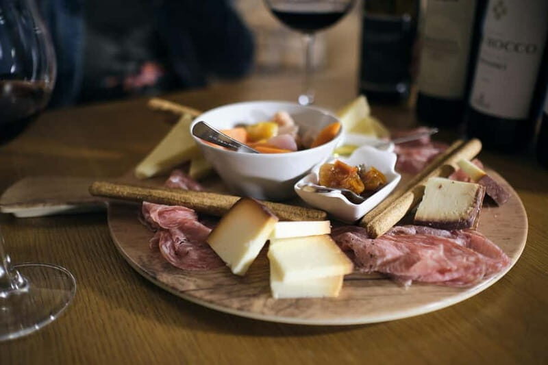 Verona: Wine Tasting Workshop near Juliet's Balcony - Terrace Seating and the Osteria Atmosphere