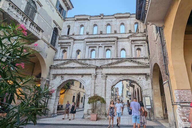 Walking Tour in Verona: 9+ Landmarks with Live Guide - Key things that make this Verona tour work