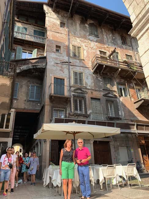 Welcome to Verona: Private Walking Tour with a Local - Meeting your guide: hotels, Airbnb lobbies, and central starts